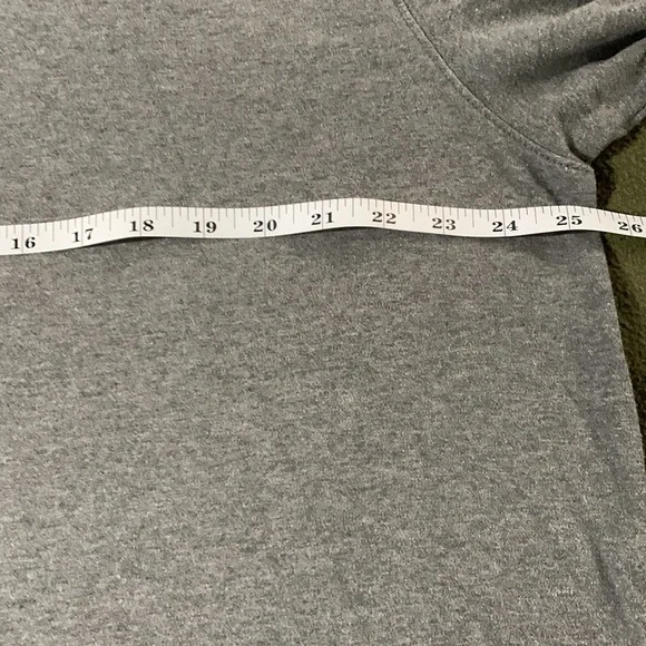 Men’s Eddie Bauer gray, long sleeve shirt. Size XL. Chest approx 25 1/2 inches - Picture 6 of 6